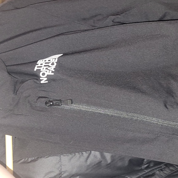 The North Face Black Hooded Jacket - Picture 3 of 4